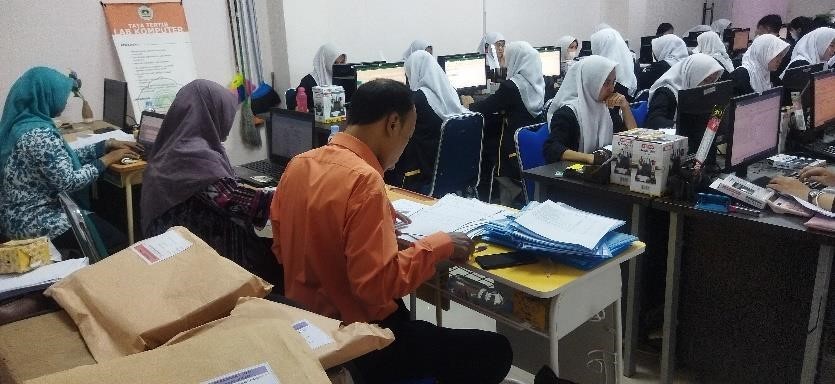 Gambar Header